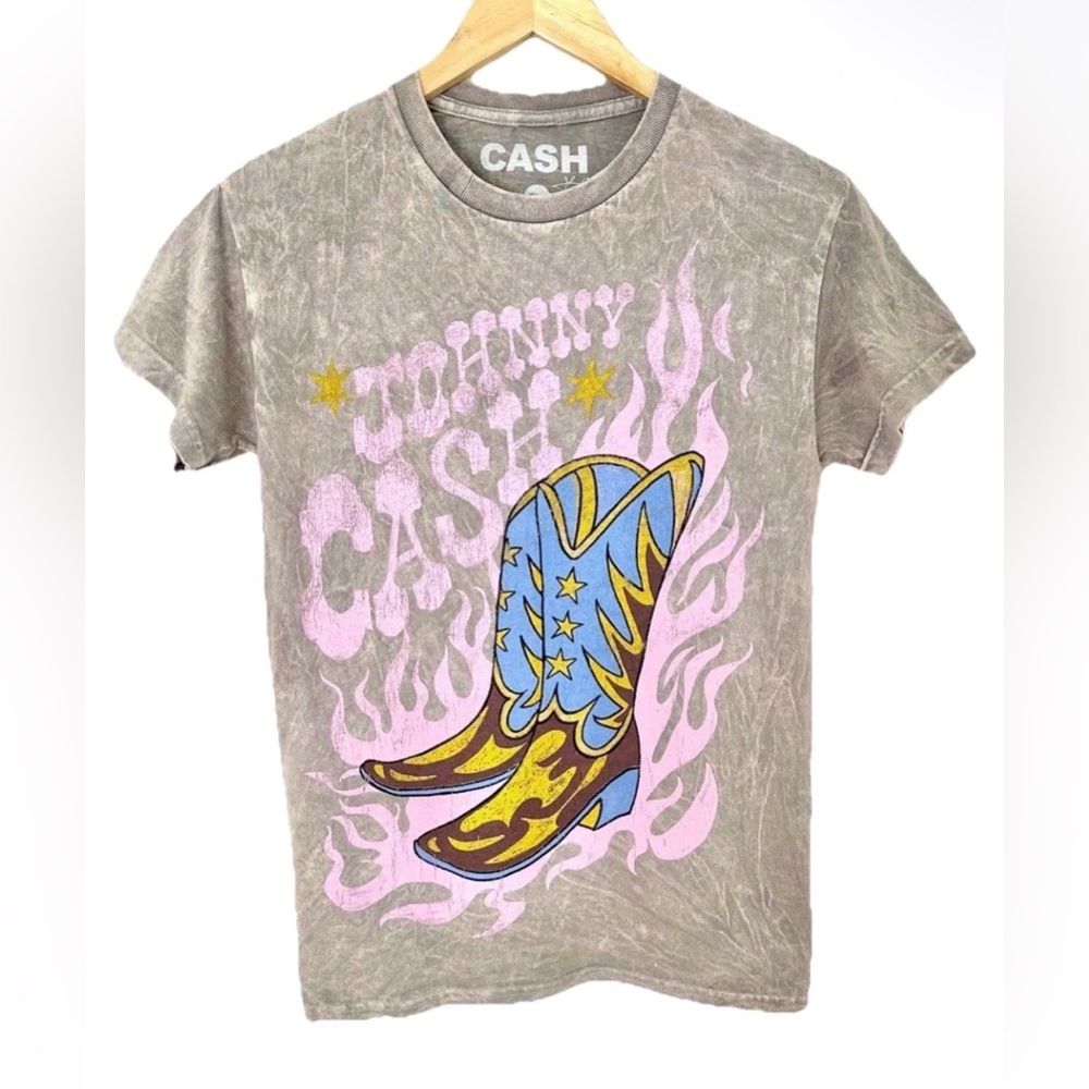 Johnny Cash Grey Tan Pink Flames Cowboy Boots Cotton T-Shirt NWOT Size Small